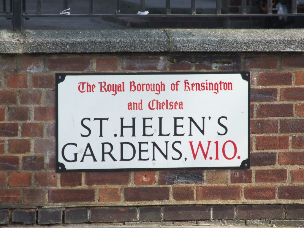 Street sign St Helen's Gardens