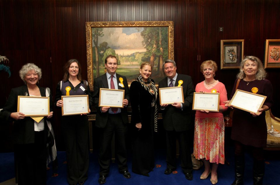6 representatives with awards with Mayor and Councillor 6 representatives with awards with Mayor and Councillor