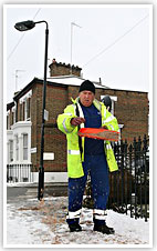 Gritting pavement