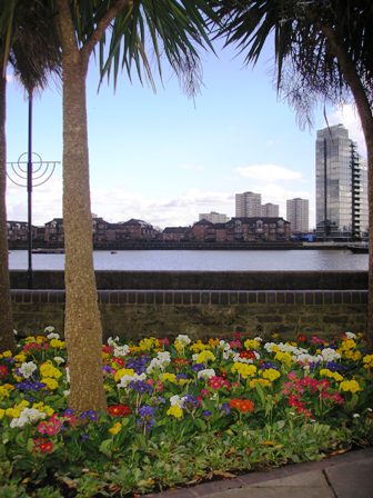 Cremorne Gardens view of the river