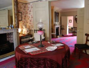 Explore - Carlyle's House interior