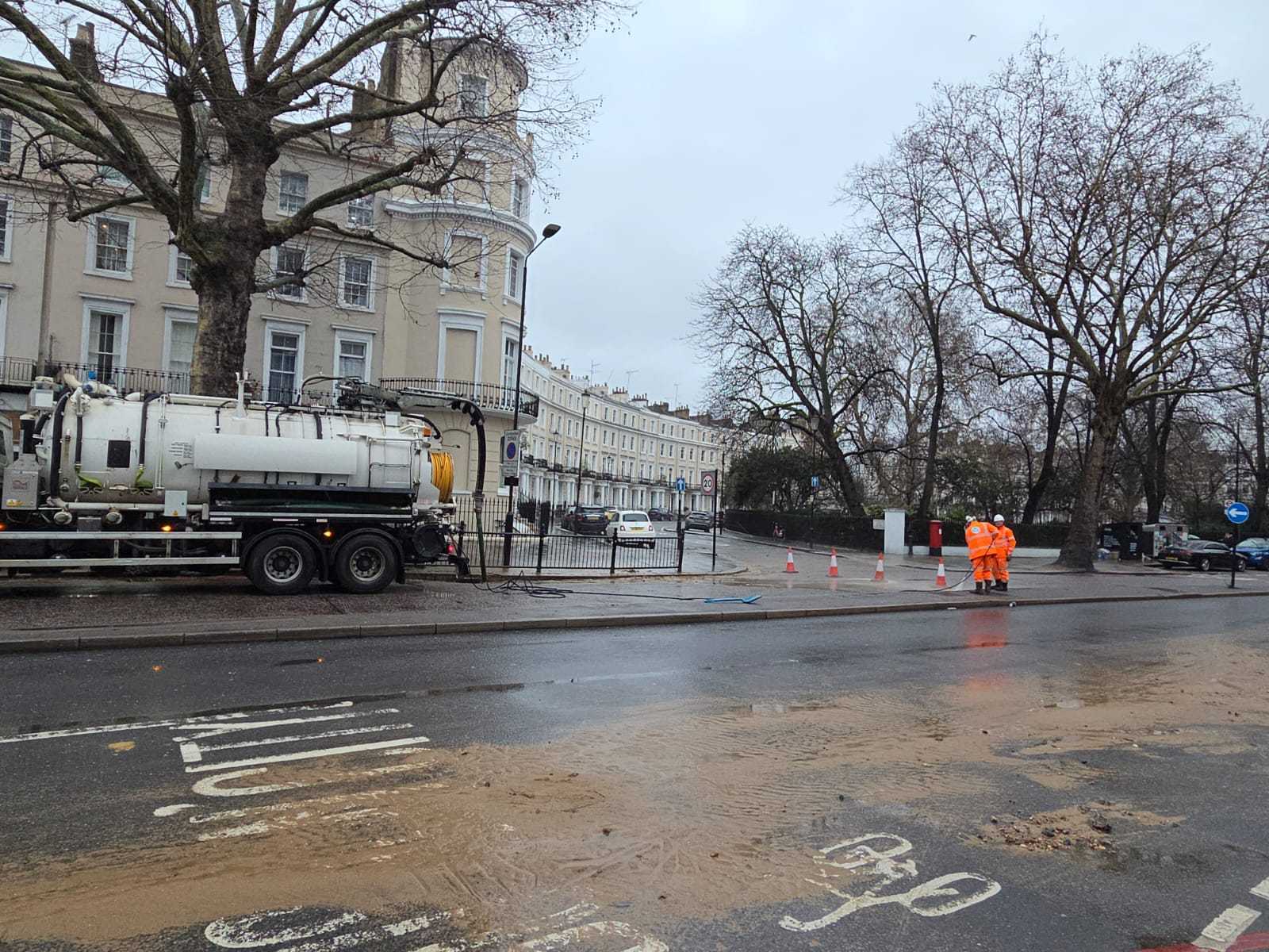 Flooding at Holland Park roundabout