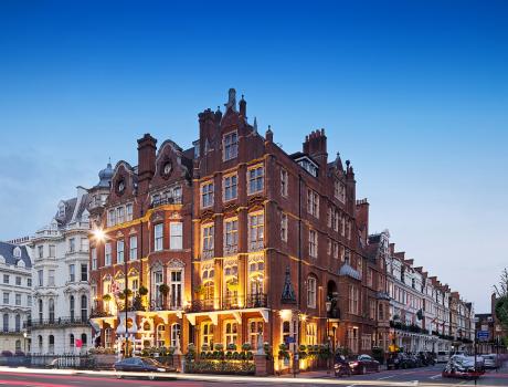 Milestone Hotel Exterior