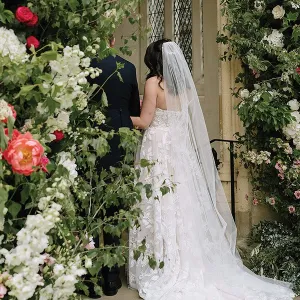 bRIDE WITH FLOWERS