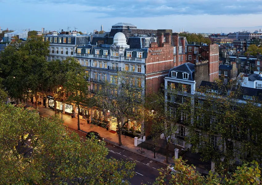 Rembrandt Exterior