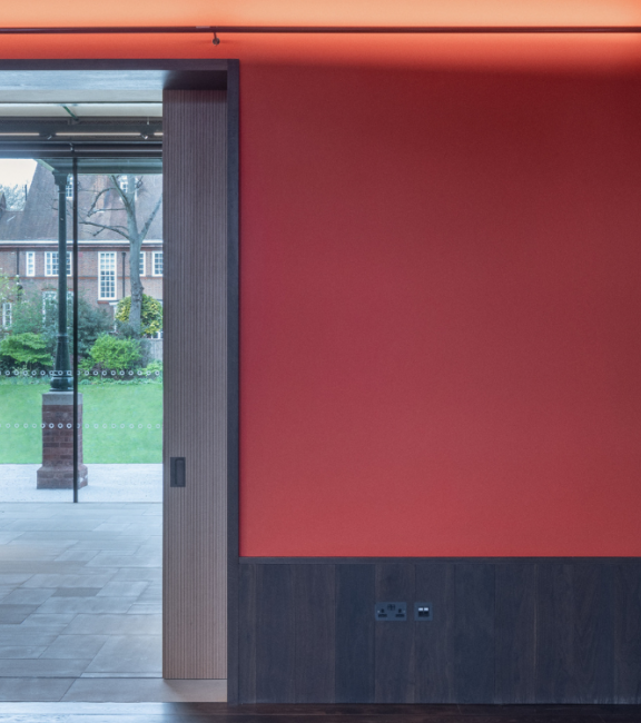 The new reception space with a view to the garden. Image courtesy of Dirk Lindner