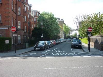 two way cycling in one way roads