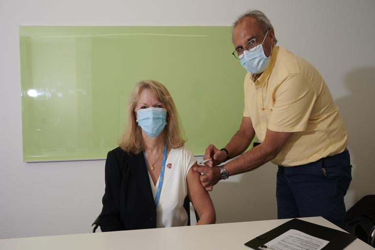Cllr Sarah Addenbrooke flu jab for website.jpg Cllr Sarah Addenbrooke flu jab for website.jpg