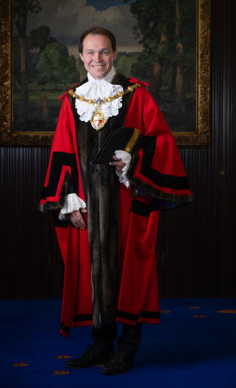 Mayor Tom Bennett dressed in ceremonial robes